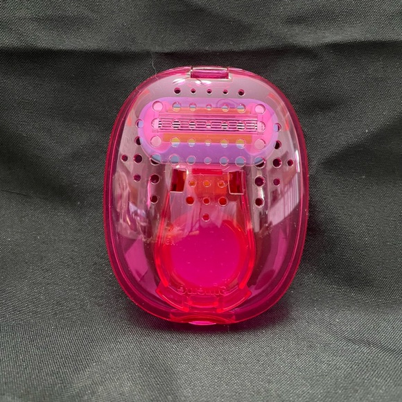 Venus Travel Size Razor - Picture 2 of 2